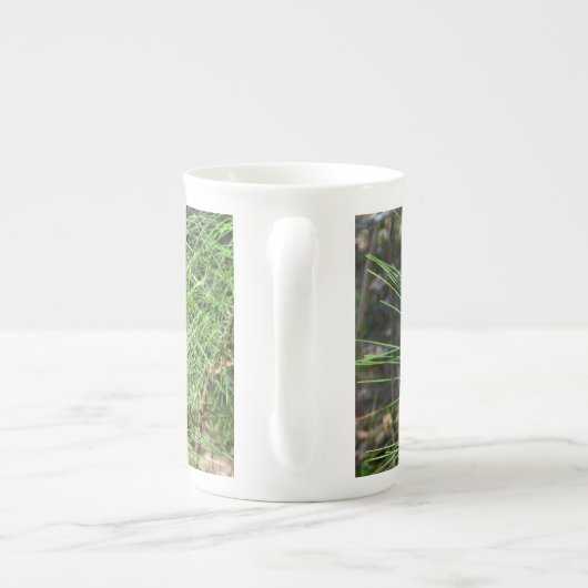 Pine Needles von Kenneth Yoncich Porzellantasse (Rückseite)