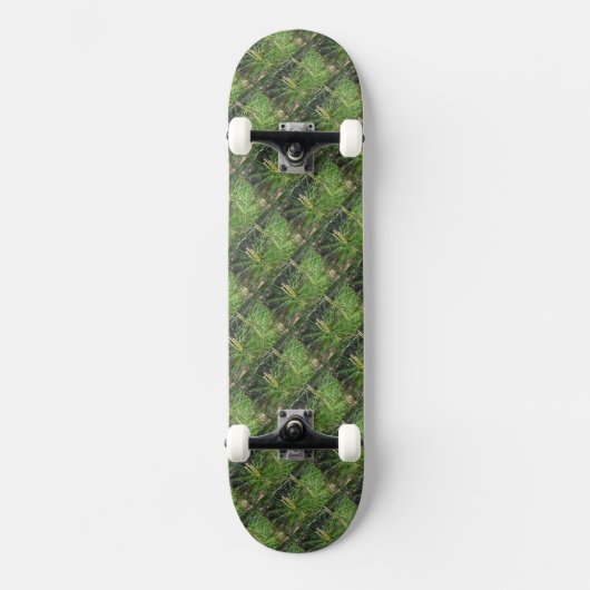 Pine Needles von Kenneth Yoncich Skateboard (Vorderseite)