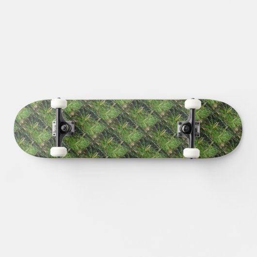 Pine Needles von Kenneth Yoncich Skateboard (Horizontal)