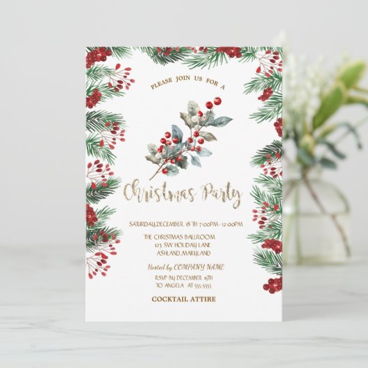 Pine Tree Branches Red Holly Berries Weihnachten Einladung (Stehend Vorderseite)