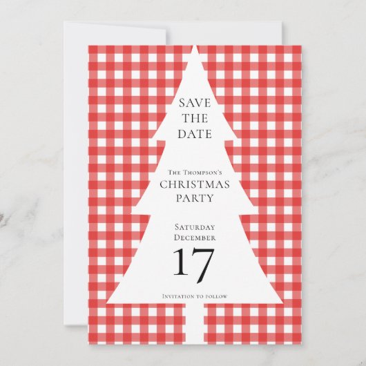 Pine Tree Christmas Red Gingham Save the Date Einladung (Vorderseite)