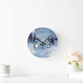 Pine Tree Fores, Blue Gnomes Holiday Runde Wanduhr (Zuhause)