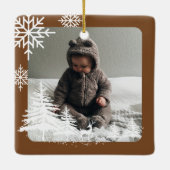 Pine Tree & Snow Baby Birth Stats & Fotos Brown Keramikornament (Rückseite)