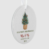 Pine Tree Snow Unser erstes Weihnachtsfest Ornament (Vorderseite)