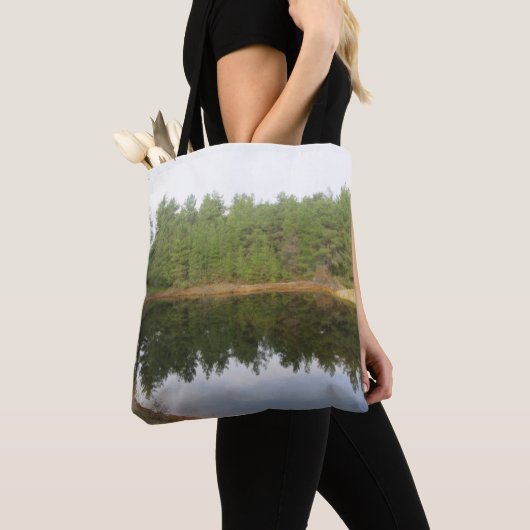 Pine Treflection Lake Tasche (Von Nahem)