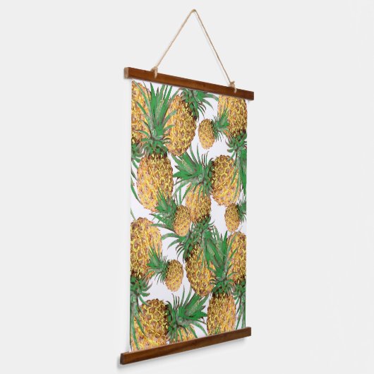 Pineaparmuster mit blassgrünem Stilmuster Wandteppich Mit Holzrahmen (Gewinkelt)