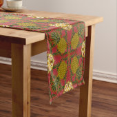 Pineapple Design on Red Background Kurzer Tischläufer (Beispiel)