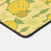 Pineapple Spearheads Tropical Warrior Schreibtischunterlage (Ecke)