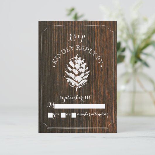 Pinecone Barn Wood Wedding RSVP (Stehend Vorderseite)