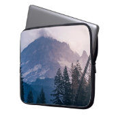 PINENBÄUME LAPTOPSCHUTZHÜLLE (Vorderseite Links)