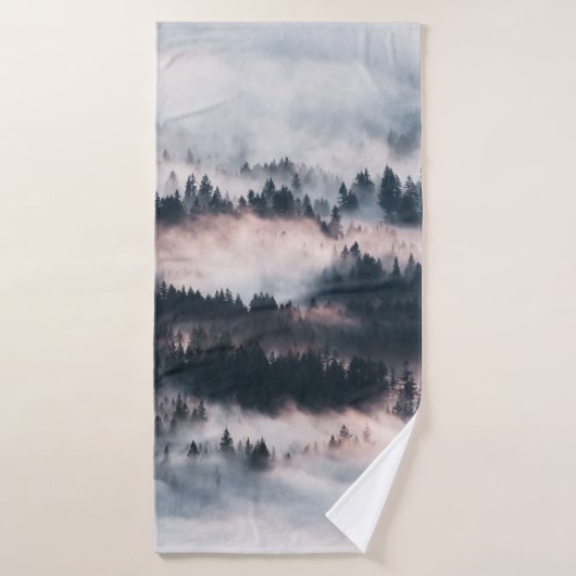 PINENBÄUME MIT SCHNEE BADEHANDTUCH (Badehandtuch)