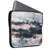 PINENBÄUME MIT SCHNEE LAPTOPSCHUTZHÜLLE (Vorne Rechts)