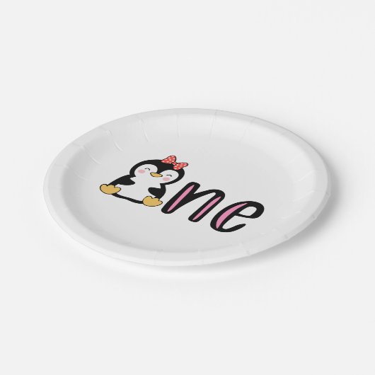 Pinguin 1. Geburtstag Pappteller (Schrägansicht)