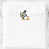 Pinguin als Angler mit Fisch Quadratischer Aufkleber (Tasche)