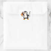 Pinguin als Angler mit Fisch Quadratischer Aufkleber (Tasche)