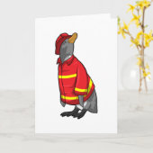 Pinguin als Feuerwehrmann mit Helmet Karte (Gelbe Blume)