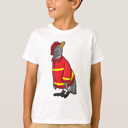 Pinguin als Feuerwehrmann mit Helmet T-Shirt (Vorderseite)