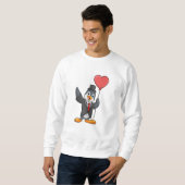 Pinguin als Groom mit Herz Ballon Sweatshirt (Vorne ganz)