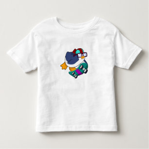Pinguin als Skater mit Skateboard Kleinkind T-shirt