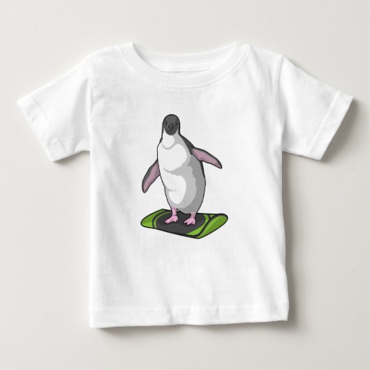 Pinguin als Snowboarder mit Snowboard Baby T-shirt (Vorderseite)