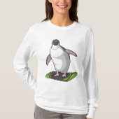 Pinguin als Snowboarder mit Snowboard T-Shirt (Vorderseite)