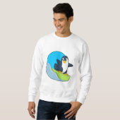 Pinguin als Snowboarder mit Sonowboard.PNG Sweatshirt (Vorne ganz)