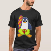 Pinguin als Surfer mit Surfbrett T-Shirt (Vorderseite)