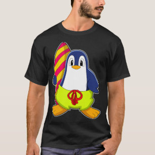 Pinguin als Surfer mit Surfbrett T-Shirt