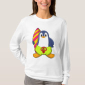 Pinguin als Surfer mit Surfbrett T-Shirt (Vorderseite)