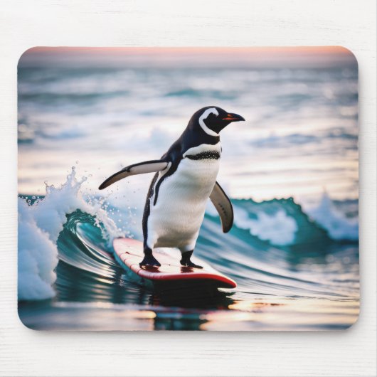 Pinguin auf einem Surfbrett Mousepad (Vorne)