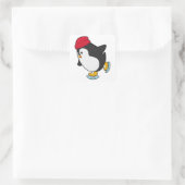 Pinguin bei Ice Skaten mit Hut Quadratischer Aufkleber (Tasche)