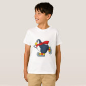 Pinguin bei Ice-Skaten mit Ice-Skaten.PNG T-Shirt (Vorne ganz)