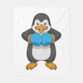 Pinguin beim Boxen mit Boxhandschuhen Fleecedecke (Vorderseite)