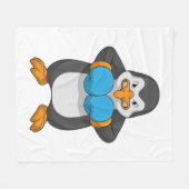 Pinguin beim Boxen mit Boxhandschuhen Fleecedecke (Vorderseite (Horizontal))