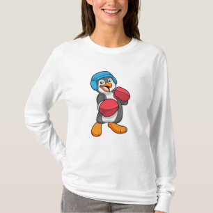 Pinguin beim Boxen mit Boxhandschuhen & Helm T-Shirt