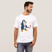 Pinguin beim Eishockey mit Eishockeyschläger T-Shirt (Vorne ganz)