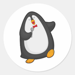 Pinguin beim Singen mit Mikrofon und Krawatte Runder Aufkleber