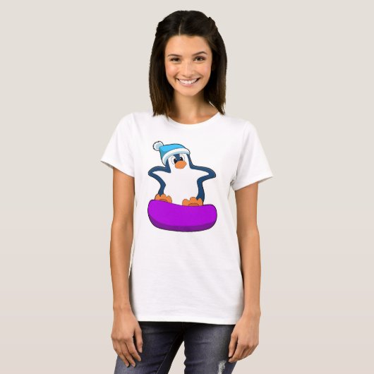 Pinguin beim Snowboarden mit Snowboard T-Shirt (Vorne ganz)