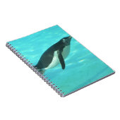 Pinguin, der Underwater schwimmt Notizblock (Rechte Seite)