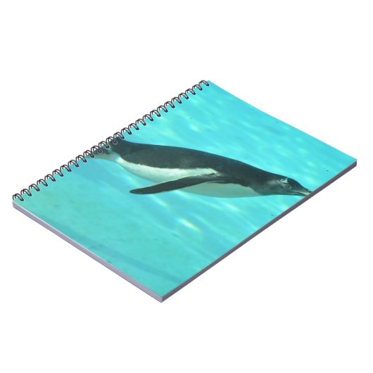 Pinguin, der Underwater schwimmt Notizblock (Linke Seite)