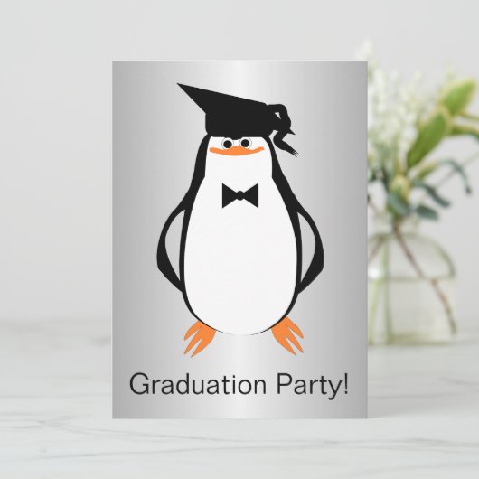 Pinguin Design Graduation Party Einladung (Stehend Vorderseite)