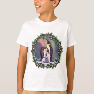 PINGUIN-FAMILIE u. KRANZ durch SHARON SHARPE T-Shirt