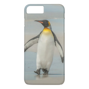 Pinguin geht am Strand iPhone 8 Plus/7 Plus Hülle