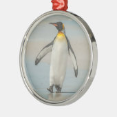 Pinguin geht am Strand Silbernes Ornament (Links)