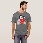 Pinguin Hug Herz personalisieren Text Herz-Baumwol T-Shirt (Vorne ganz)