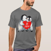 Pinguin Hug Herz personalisieren Text Herz-Baumwol T-Shirt (Vorderseite)