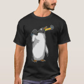 Pinguin im Hockey mit Hockeystick T-Shirt (Vorderseite)