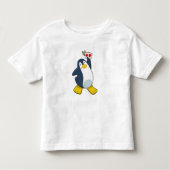 Pinguin im Poker mit Poker-Karten Kleinkind T-shirt