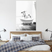 Pinguin in einer Badewanne Poster Leinwanddruck (Insitu (Schlafzimmer))