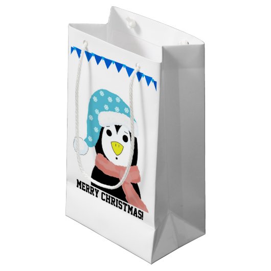 Pinguin in Holiday Hat und Scarf Kleine Geschenktüte (Vorderseite Schrägansicht)